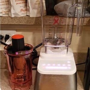 Blended designer 650 with twister jar